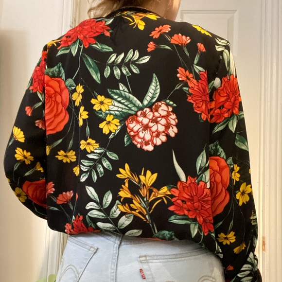 Sheer bomber jacket with a flower pattern - Picture 2 of 5